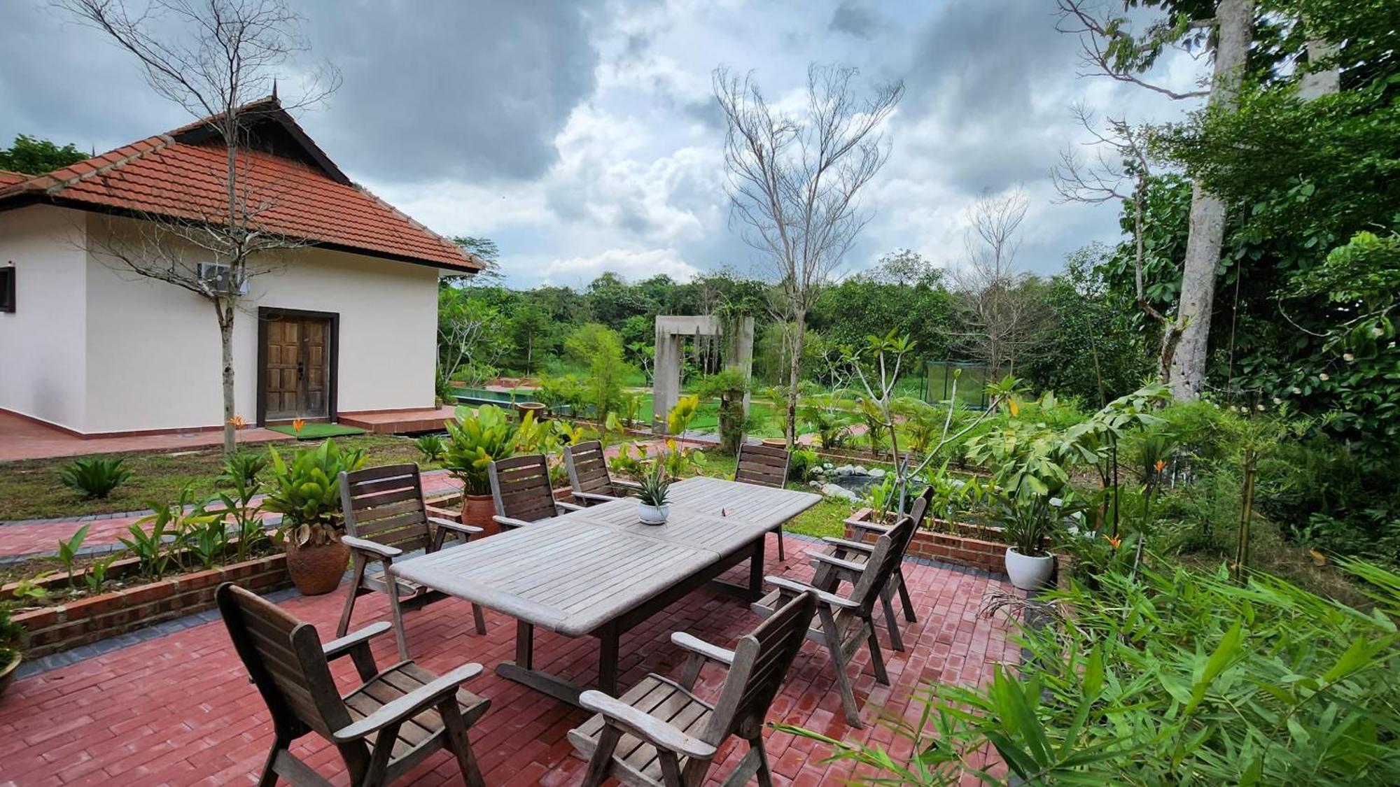 Villa Mawarvilla Jb *